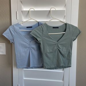 Brandy Melville 2 Short Sleeved Crop Tops! Size Small Juniors. ‼️